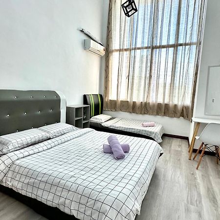 Springfield 3-Storey Cheerful Townhouse #Yoyo Homestay Sandakan Exterior foto