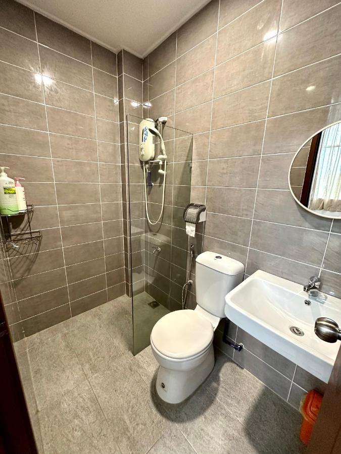 Springfield 3-Storey Cheerful Townhouse #Yoyo Homestay Sandakan Exterior foto